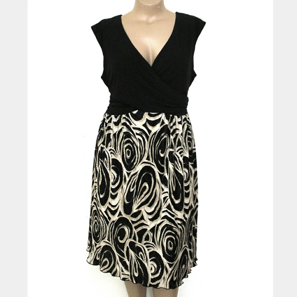 R&M Richards Dresses & Skirts - 🍁R&M Richards 16W, Shiny Colorblocked Midi
